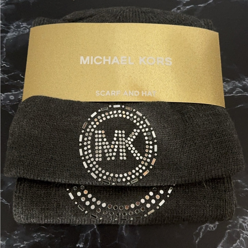 MICHAEL Michael Kors Mirror Stud Hat & Scarf Gift Set Dark Gray AUTHENTIC NWT